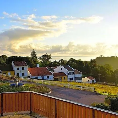Emigrante Capelas (Sao Miguel)
